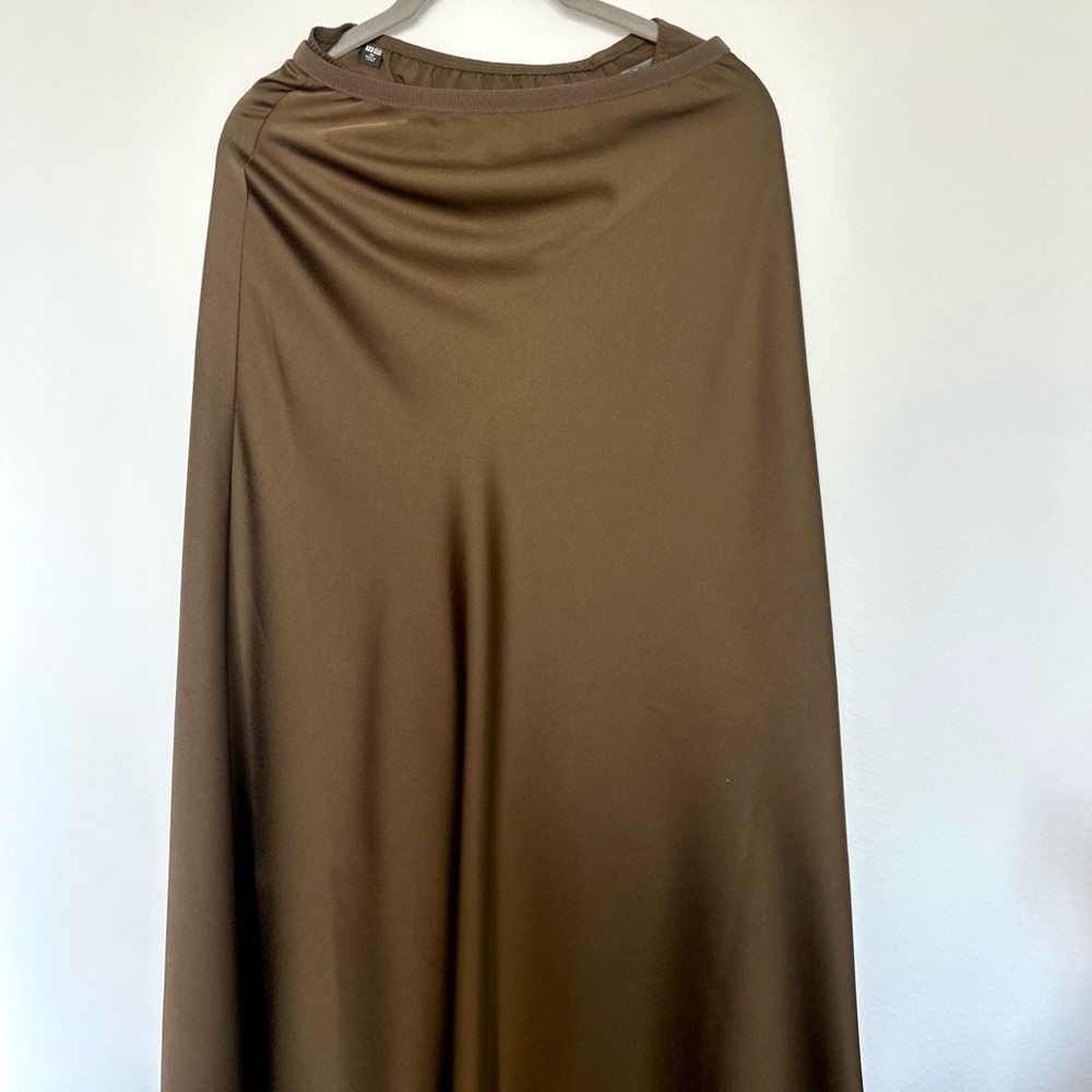Uniqlo Satin Flare Midi Skirt Brown Women’s